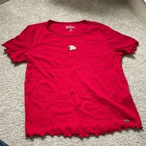 red hollister shirt